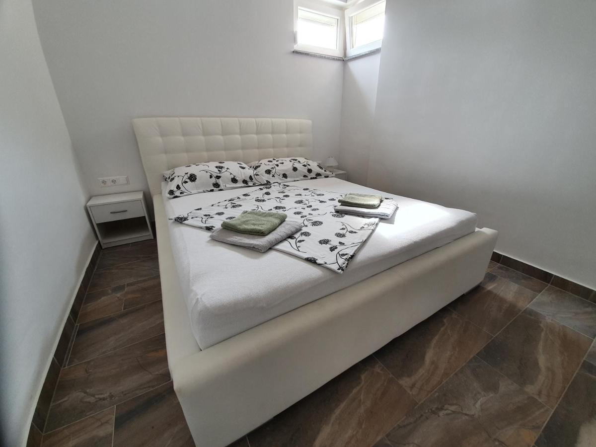 Apartments Ljubic Pag Town Zewnętrze zdjęcie