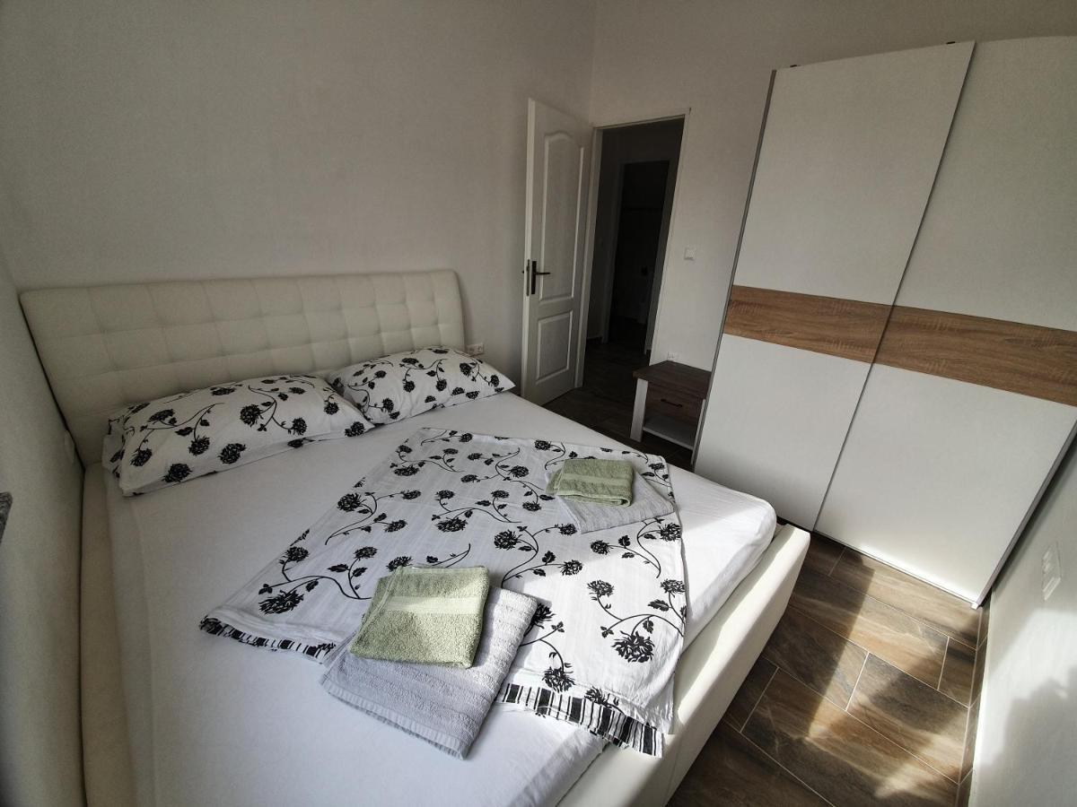 Apartments Ljubic Pag Town Zewnętrze zdjęcie