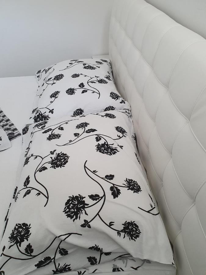 Apartments Ljubic Pag Town Zewnętrze zdjęcie